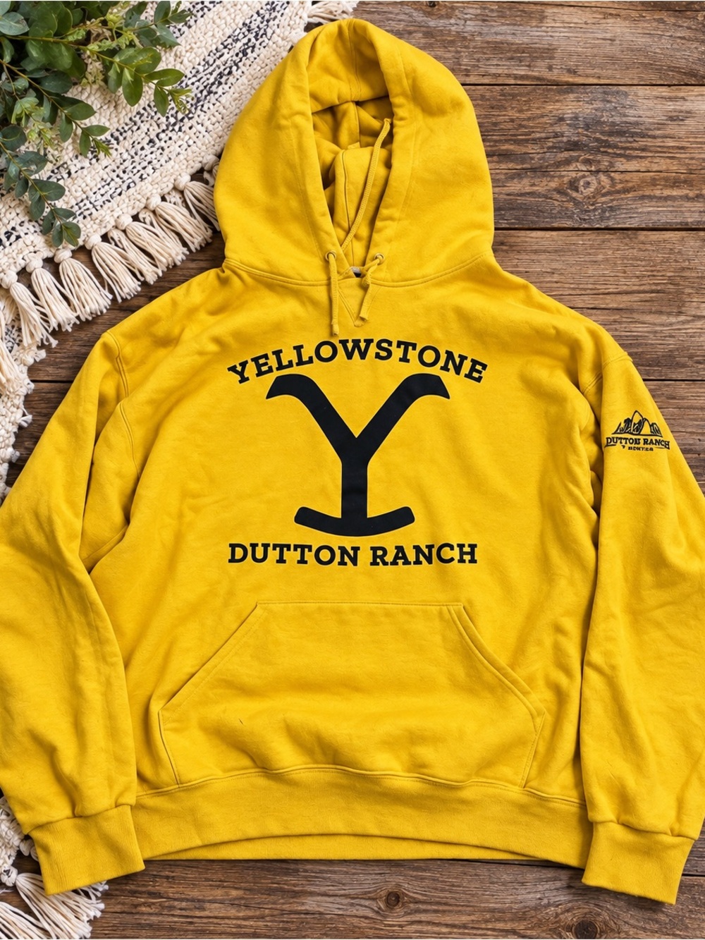 Yellow Medium Yellowstone Dutton Ranch 746